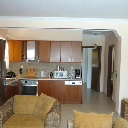 Sofia Apartament Ágios Matthaíos